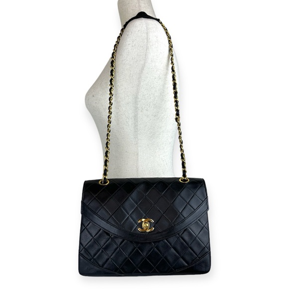 CHANEL CC Single Flap Quilted Lambskin Leather  Bag - Picture 4 of 15